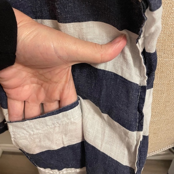 PURE VENICE- Blue Striped Linen coverup With pockets - Picture 3 of 5